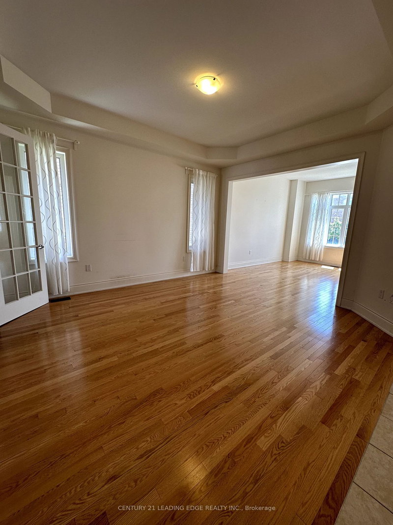 455 Threshing Mill Blvd, Oakville, L6H 0T4 | Image 3