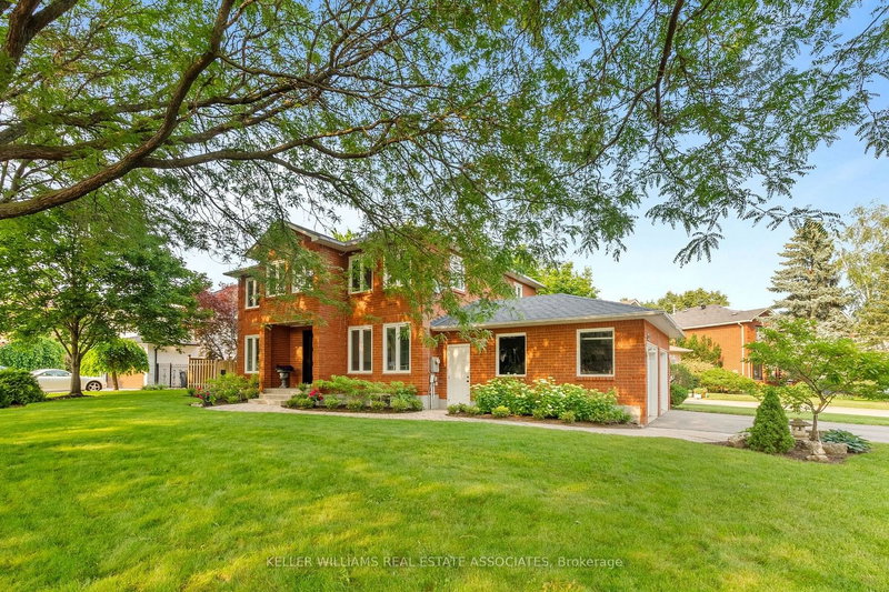 4025 Rolling Valley Dr, Mississauga, L5L 5P3 | Image 2