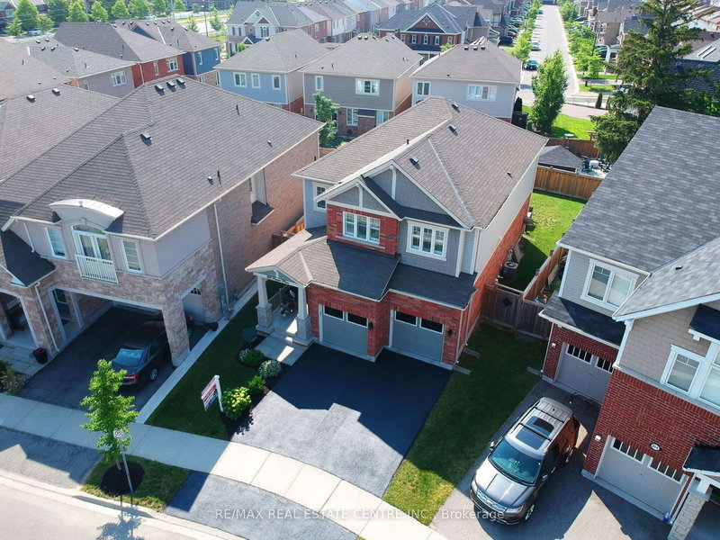 868 Paupst Pl, Milton, L9T 8S4 | Image 2