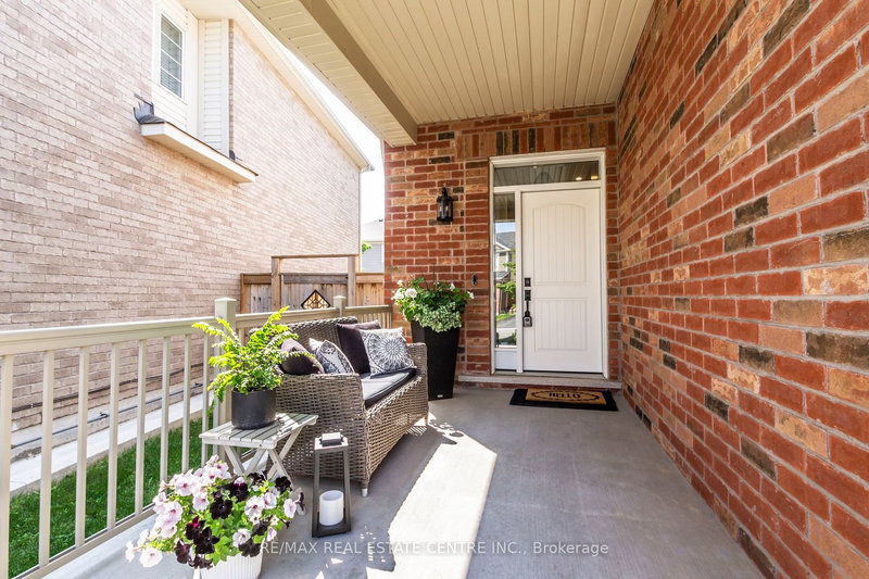 868 Paupst Pl, Milton, L9T 8S4 | Image 3