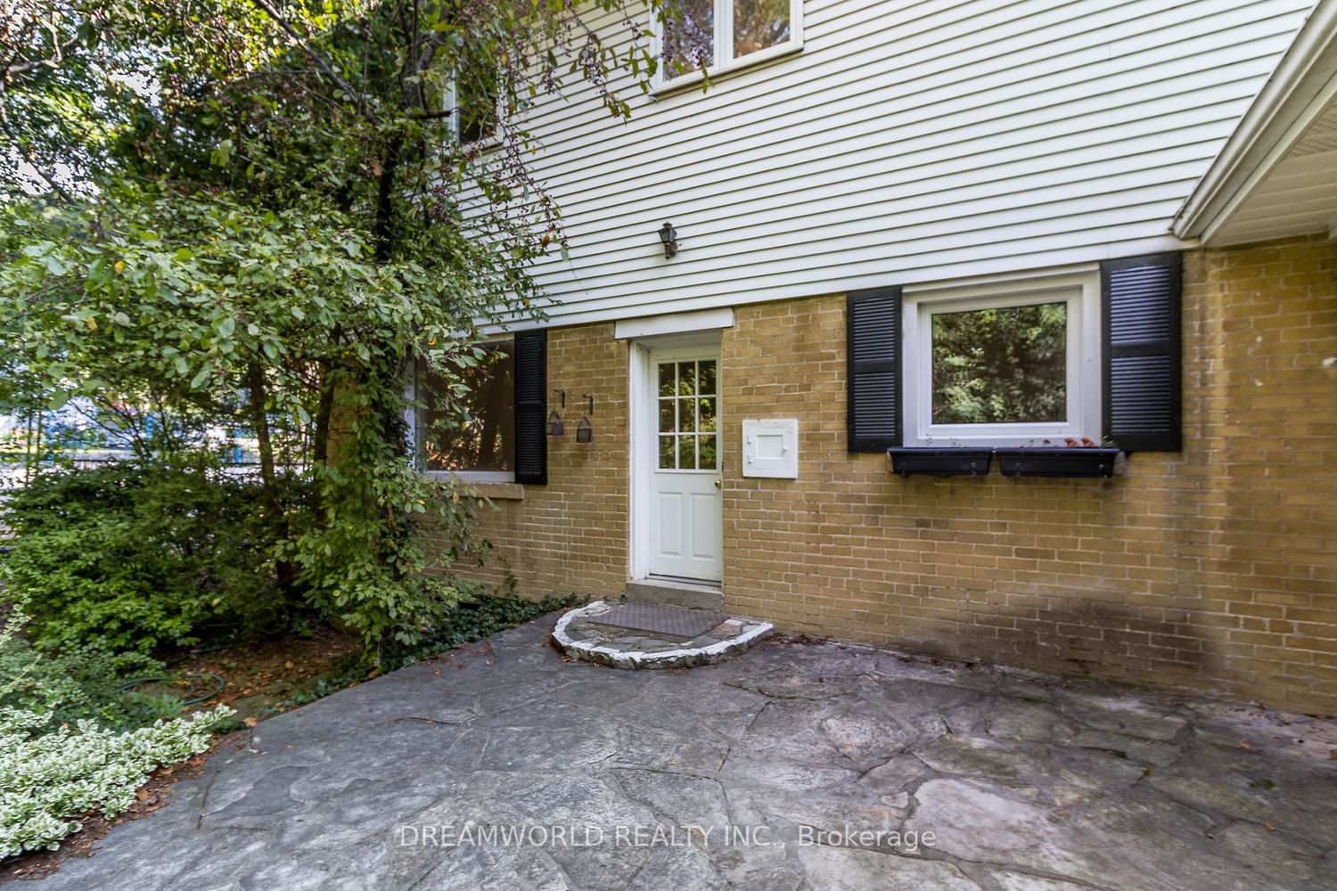 Listing Image 21