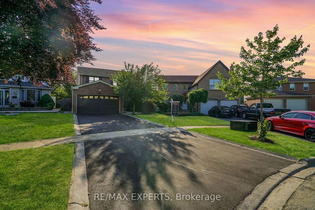 50 Nantucket Crescent