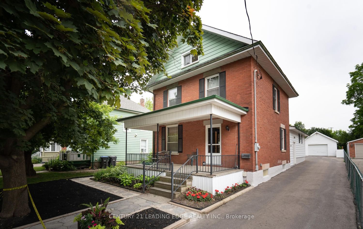 Listing photo 1