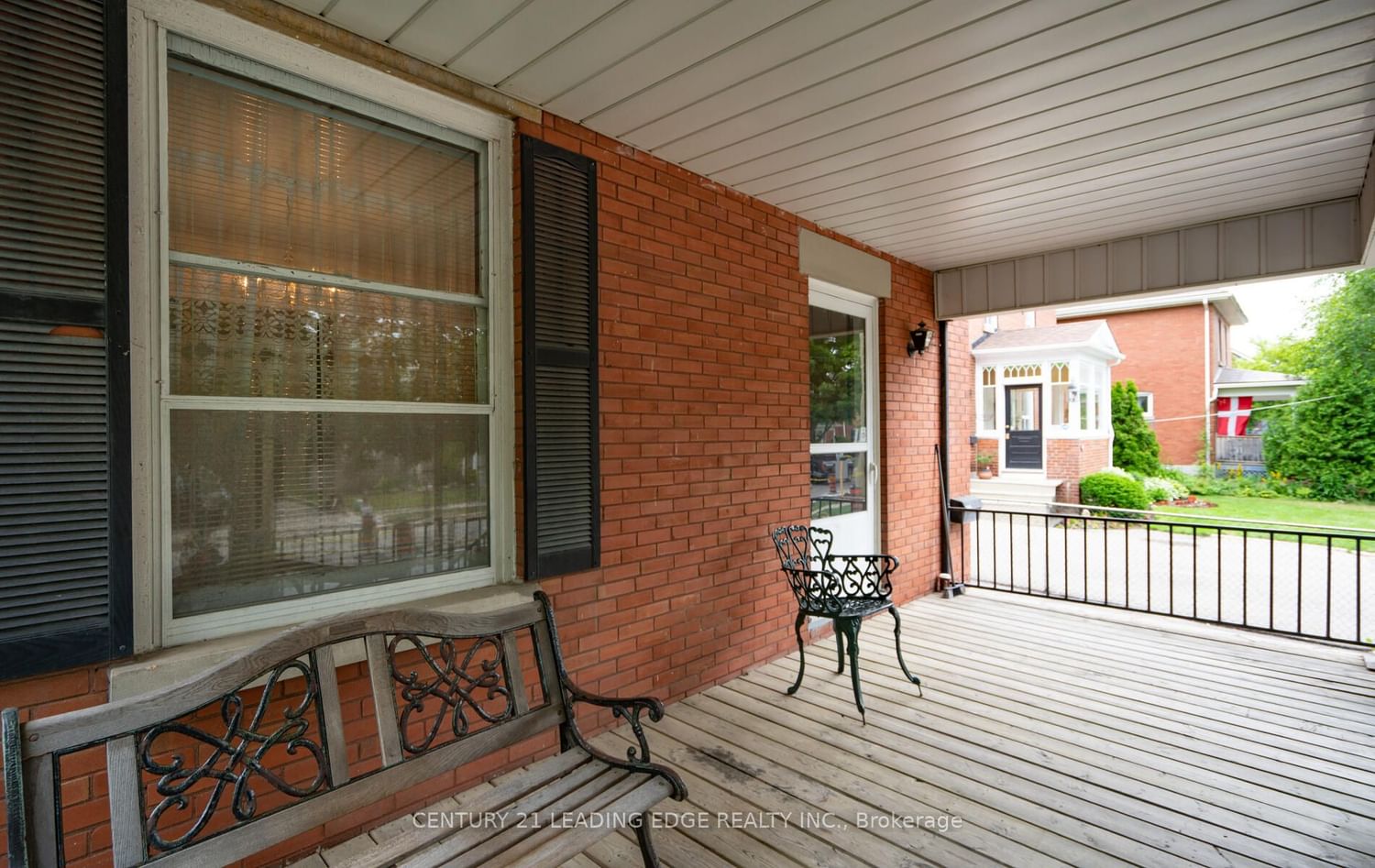 Listing photo 3