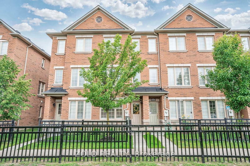 29 Peach Dr, Brampton, L6R 0W5 | Image 2