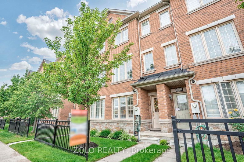 29 Peach Dr, Brampton, L6R 0W5 | Image 3