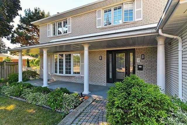 2 Redthorn Court
