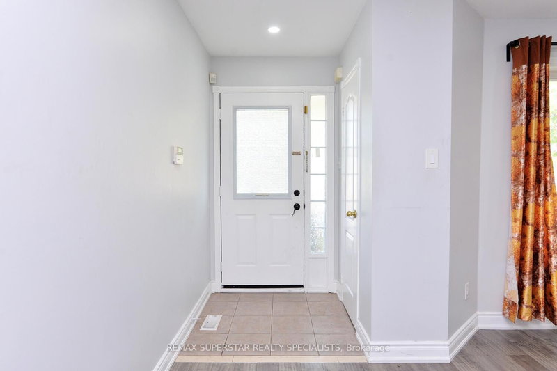48 Heartleaf Cres, Brampton, L7A 2B7 | Image 3