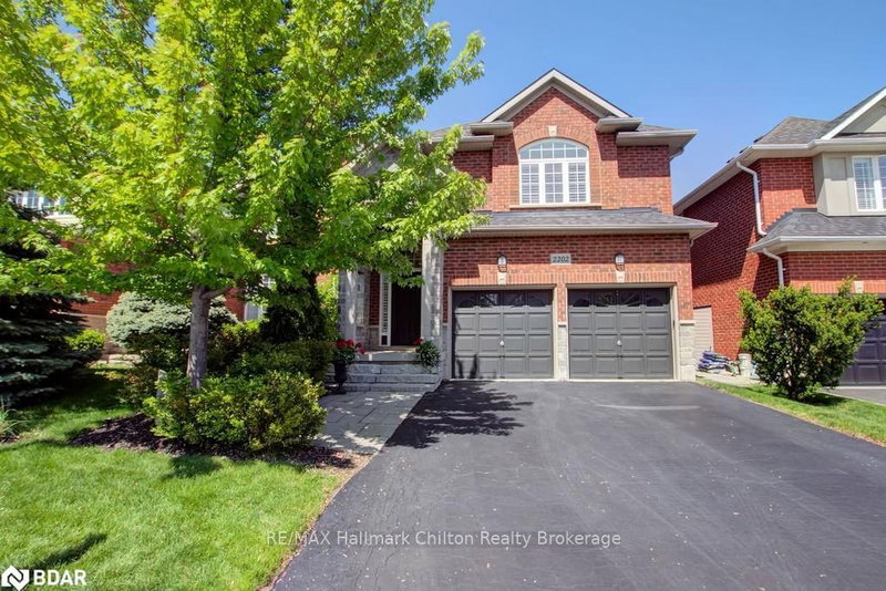 2202 BROOKHAVEN Cres, Oakville, L6M 5B8 | Image 2