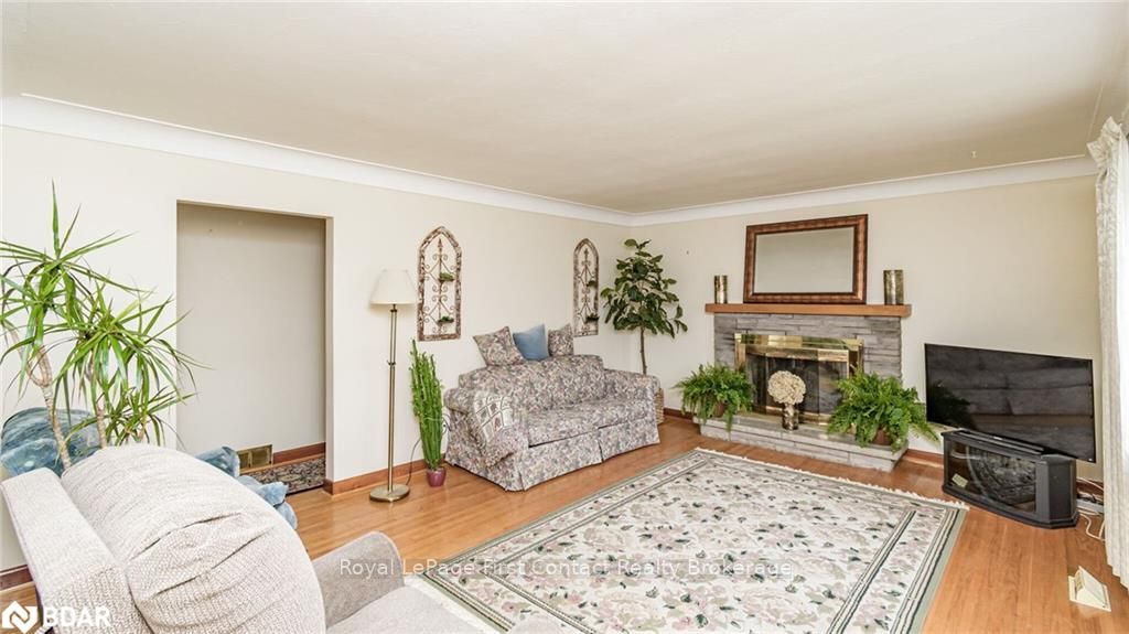 Listing Image 7