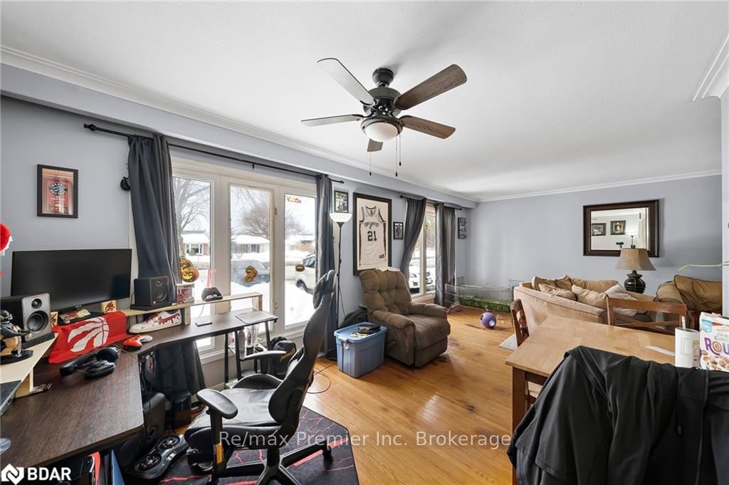 Listing Image 7