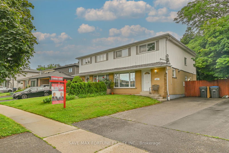 2637 Altadena Crt, Mississauga, L5K 1G1 | Image 2