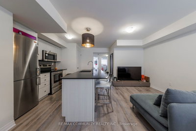 Townhouse sold at #17-142 William Duncan Road, Toronto, Ontario, M3K 0C1 - Downsview-Roding-CFB - MLS: W6624060