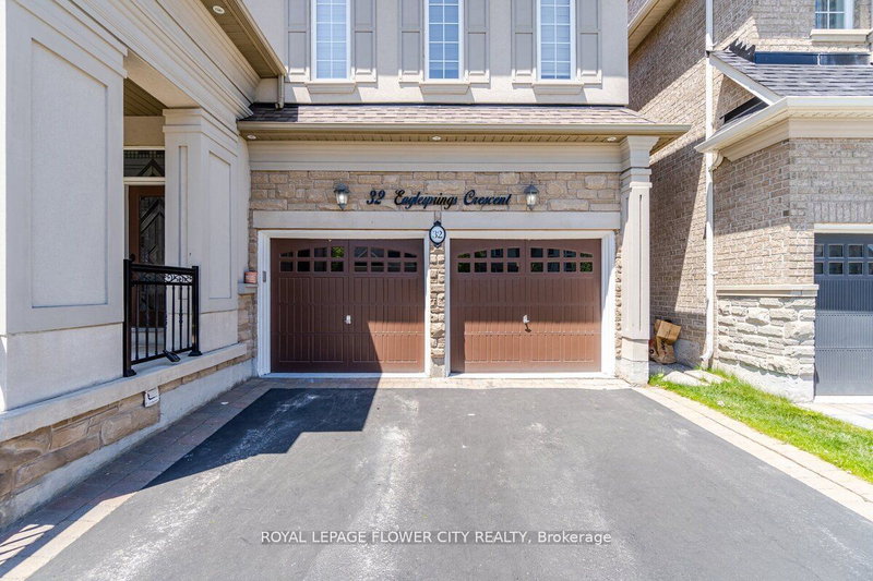 32 Eaglesprings Cres, Brampton, L6P 2V9 | Image 2
