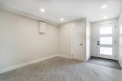 Semi-Detached House leased at Lower-62 Davelayne Road, Toronto, Ontario, M9M 2A7 - Humbermede - MLS: W6626604