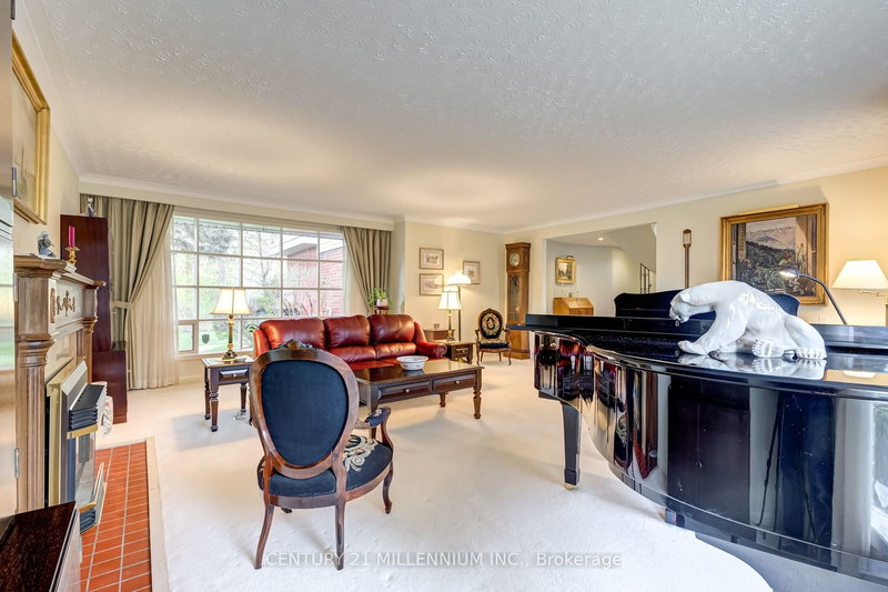 17 Ridgehill Dr, Brampton, L6Y 2C3 | Image 3