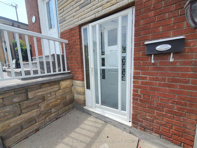 68 Dovehouse Avenue