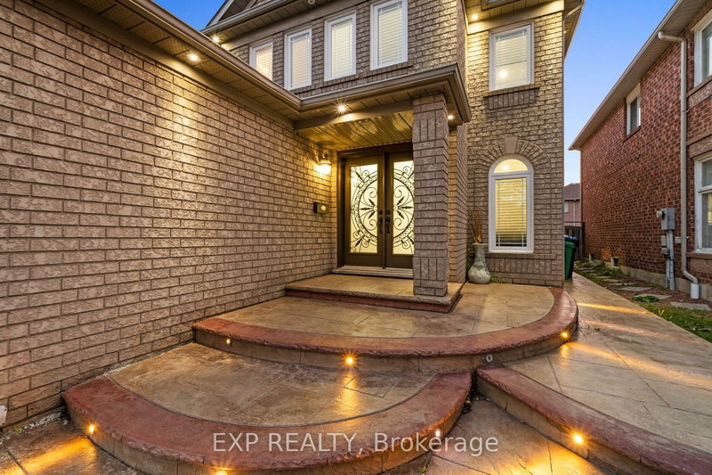 5122 Timber Mill Crt, Mississauga, L5V 2B8 | Image 2