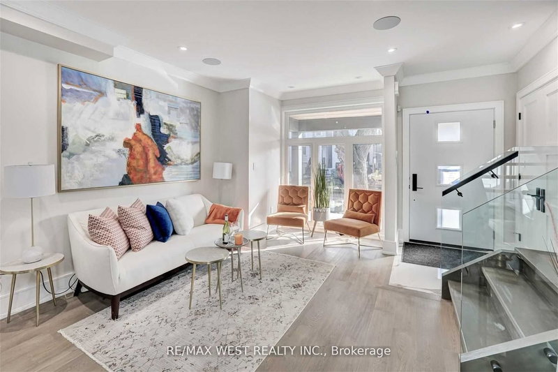 94 Lake Cres N, Toronto, M8V 1W1 | Image 3