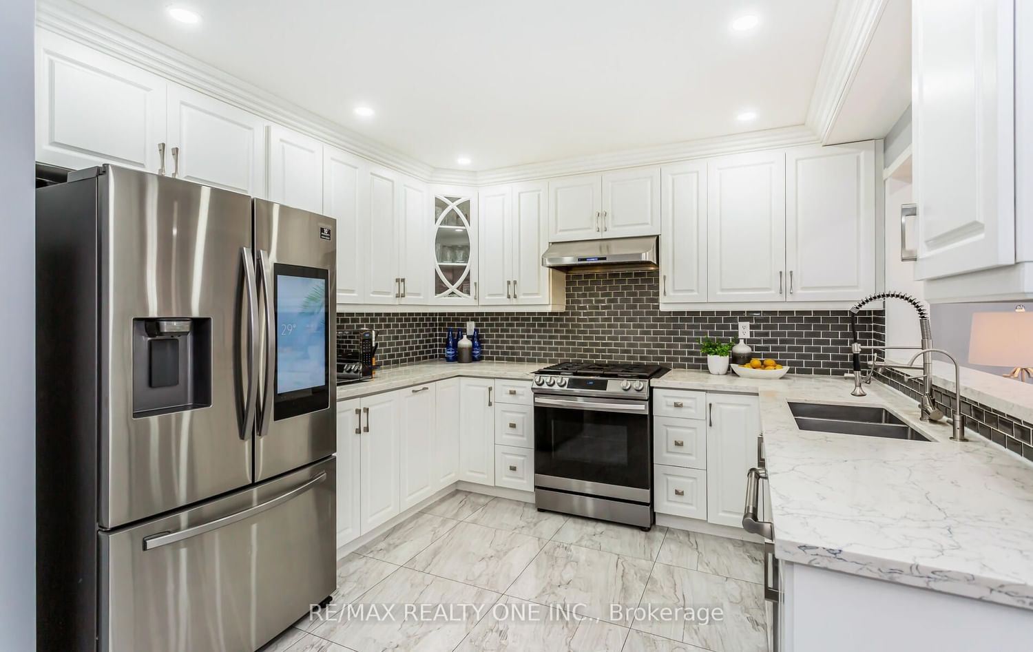 Listing Image 14
