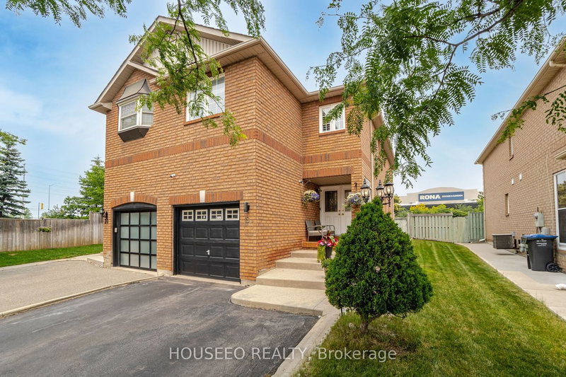 18 Manett Cres E, Brampton, L6X 4X4 | Image 2