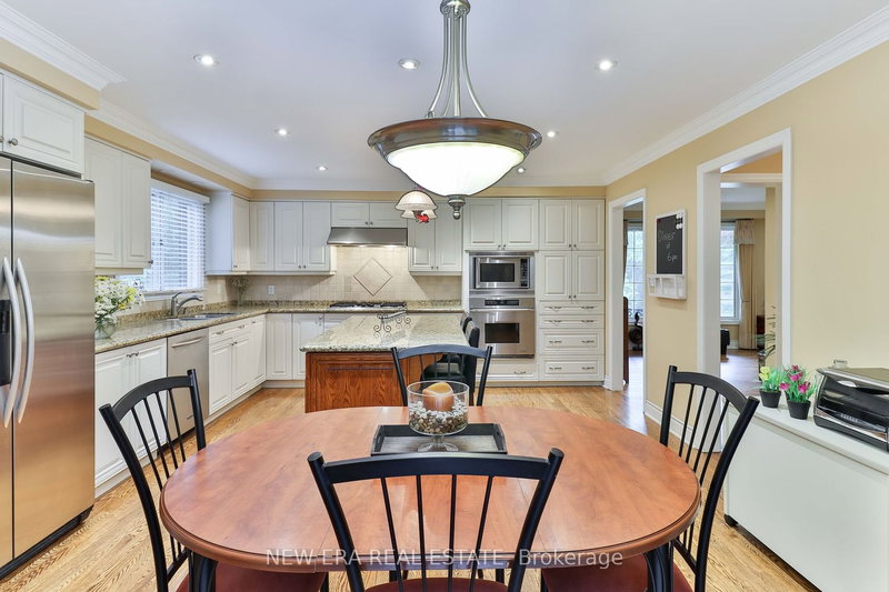 1244 Woodland Ave, Mississauga, L5G 2X9 | Image 2