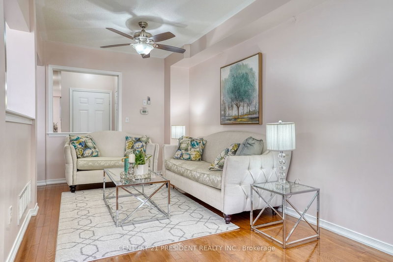 94 Unionville Cres, Brampton, L6P 2Z4 | Image 3