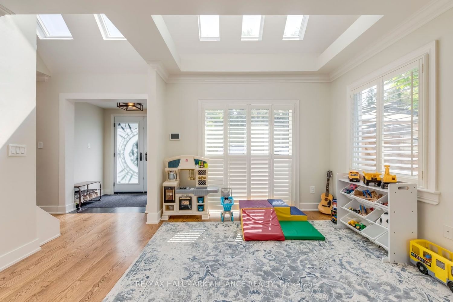 Listing Image 7