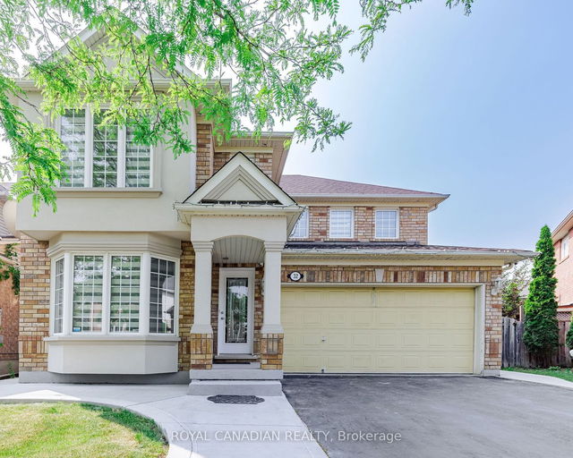 32 Mistybrook Crescent