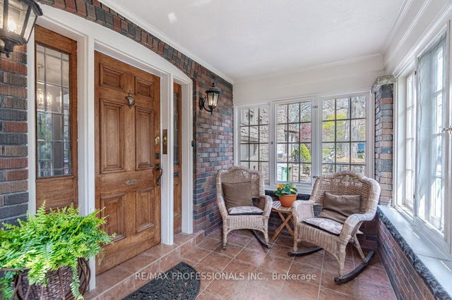 284 Riverside Drive