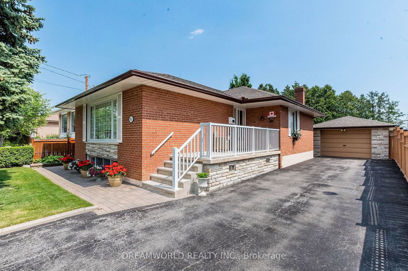 33 Bradstock Rd, Toronto, M9M 1M9 | Image 2