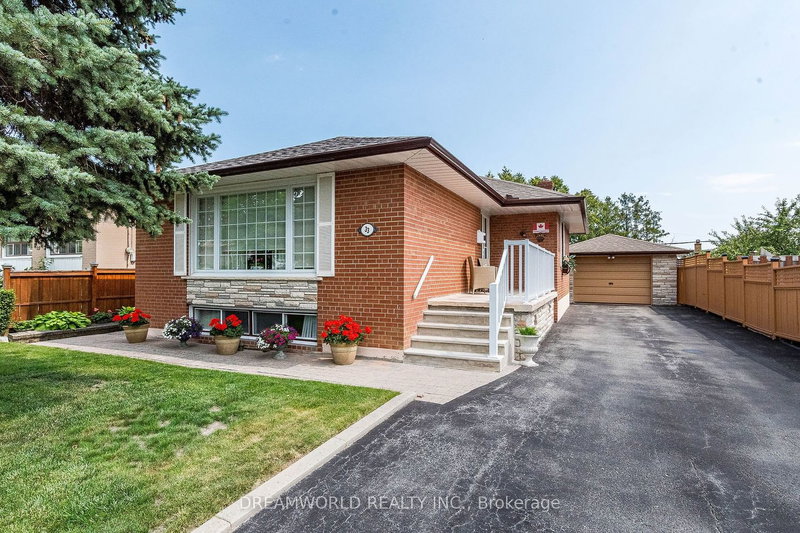 33 Bradstock Rd, Toronto, M9M 1M9 | Image 3