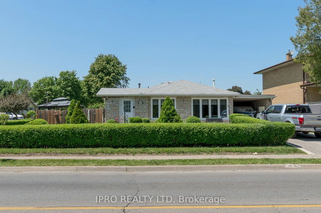 34 Flowertown Avenue