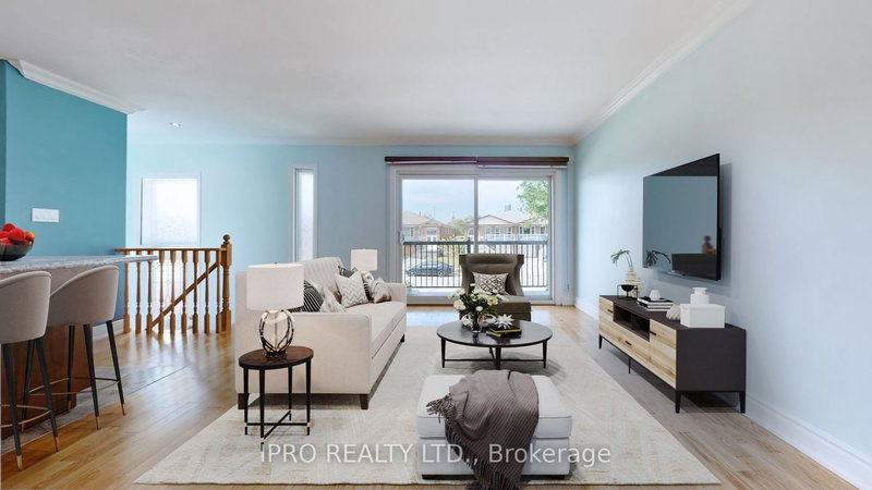 3631 Molly Ave, Mississauga, L5A 3G5 | Image 3