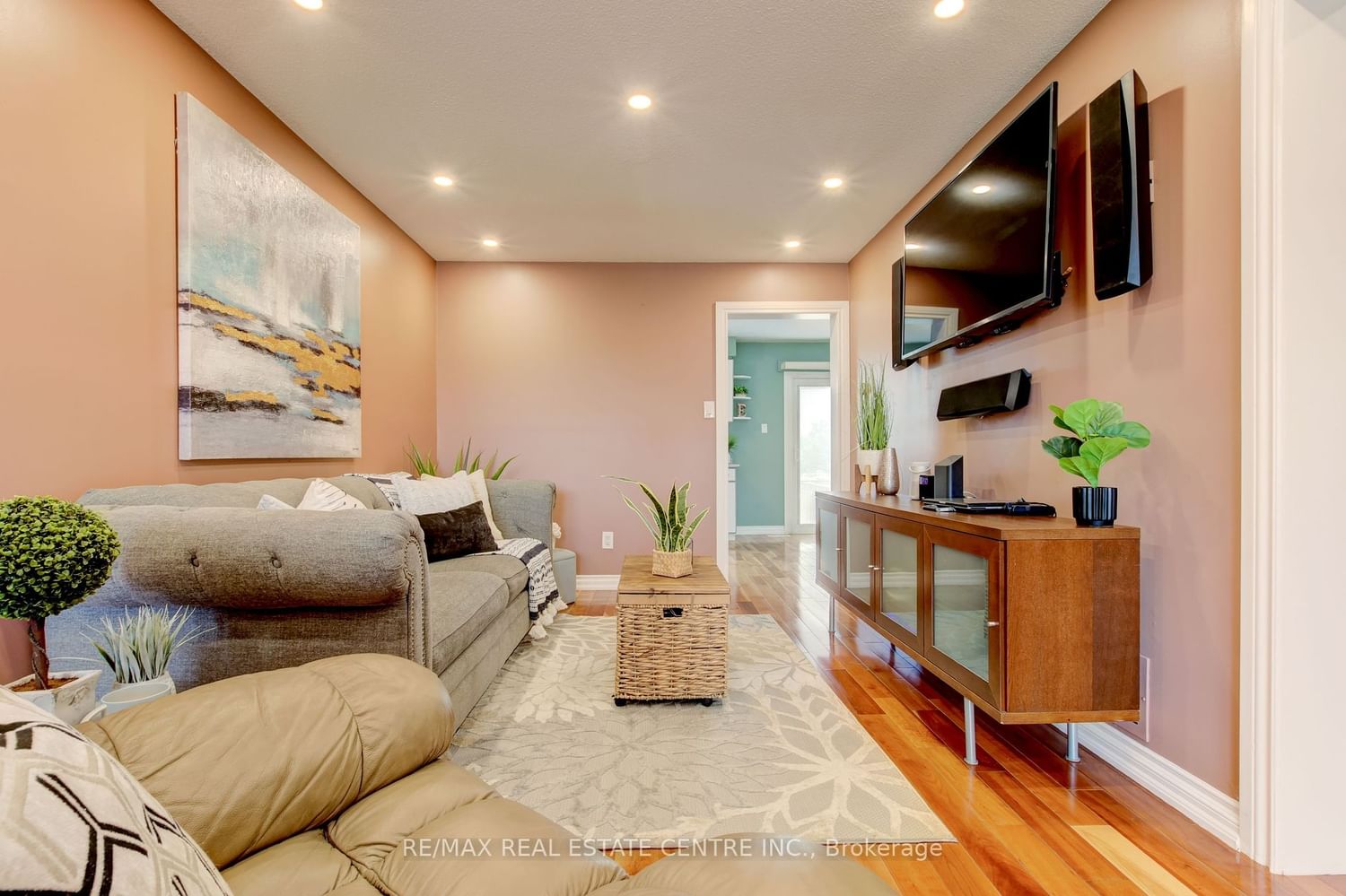 Listing Image 7