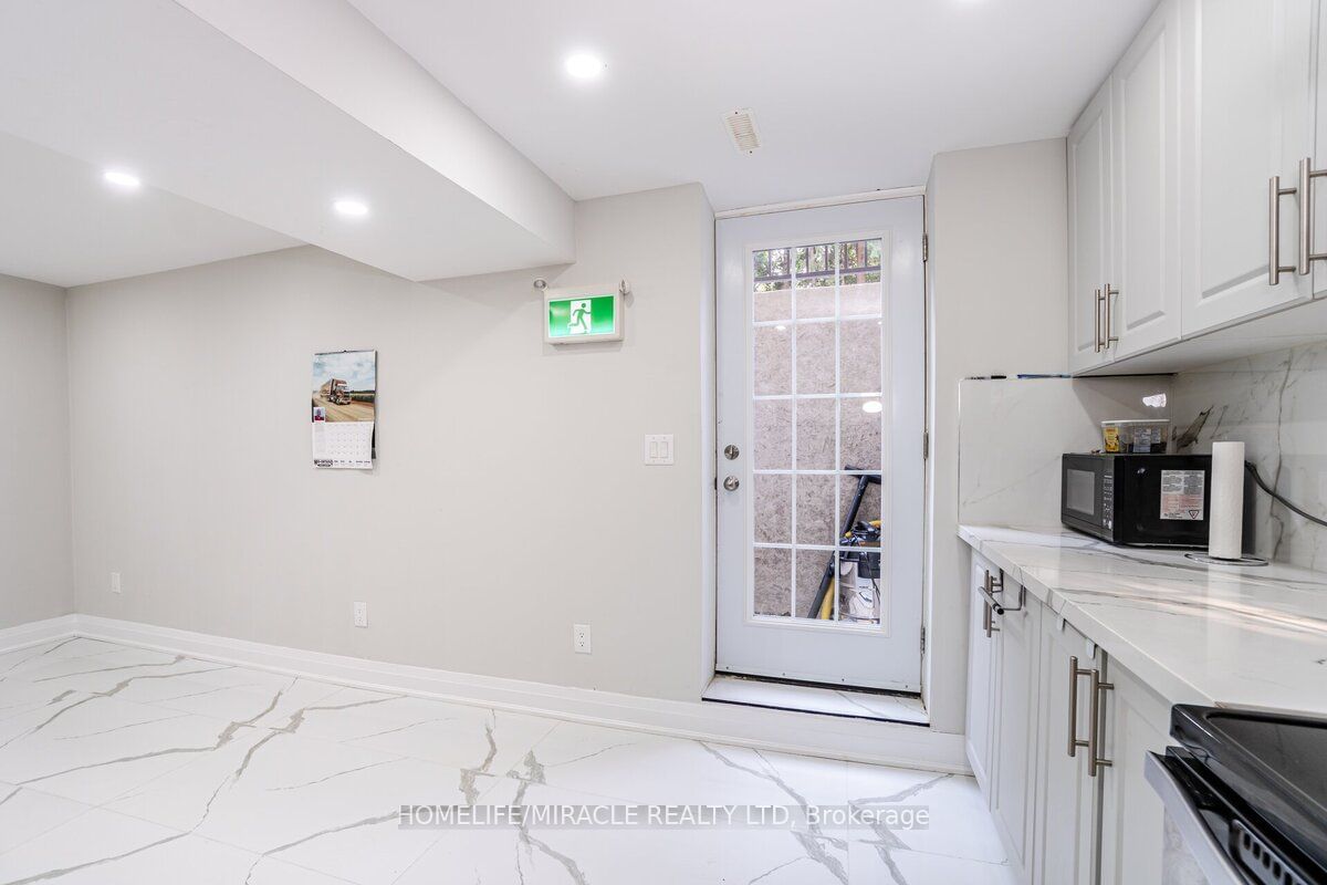 Listing Image 20