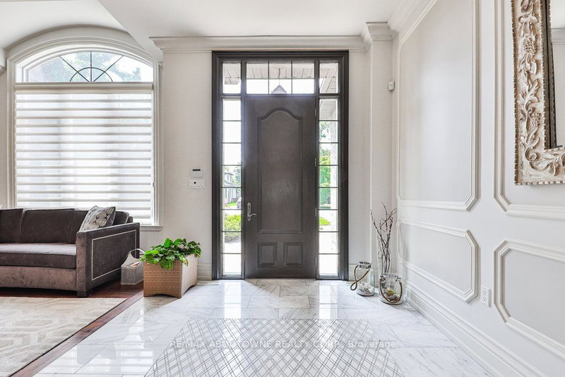 1035 Truman Ave, Oakville, L6H 1Y7 | Image 3