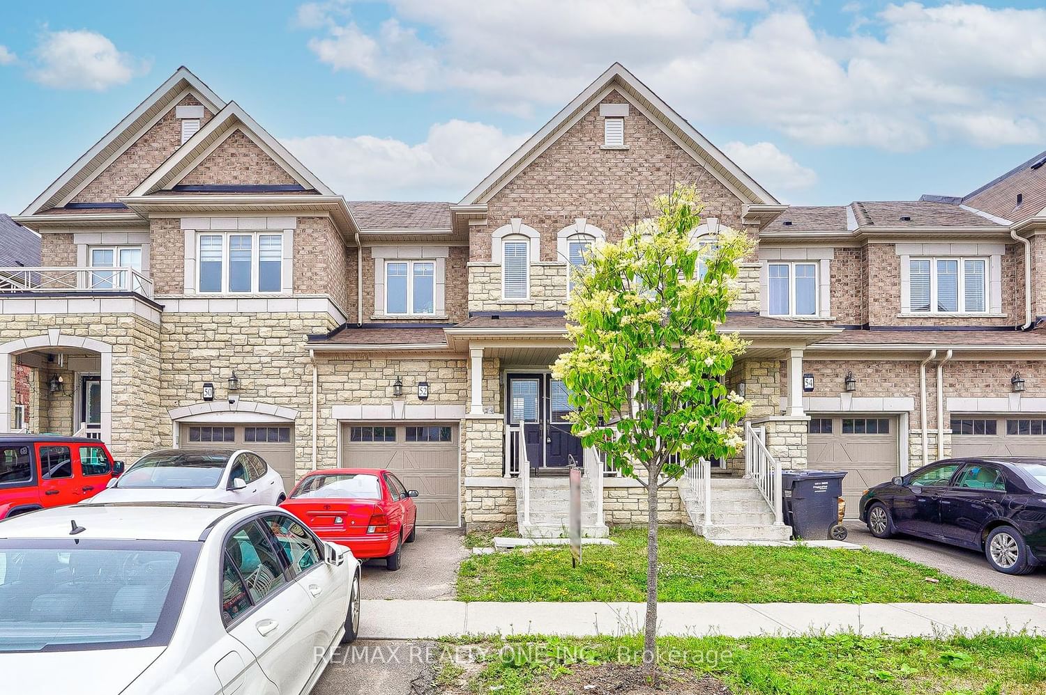 Townhouse sold at 52 Golden Springs Drive, Brampton, Northwest Brampton, L7A 4N5 - MLS: W6649622