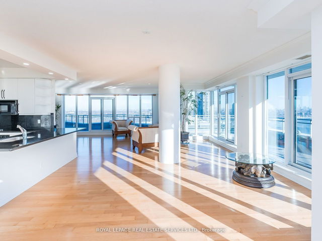 Lph2603 - 2121 Lake Shore Boulevard