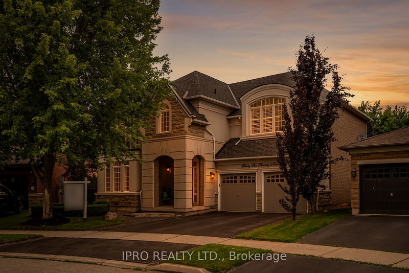 3279 Raspberry Bush Tr, Oakville, L6L 6V6 | Image 2