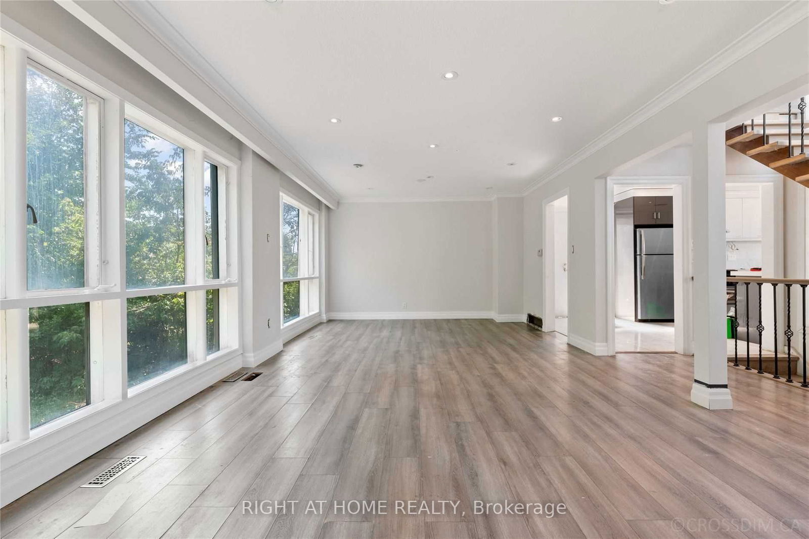 Detached House leased at 7 Bolingbroke Road, Toronto, Yorkdale-Glen Park, M6B 3L5 - MLS: W6660542