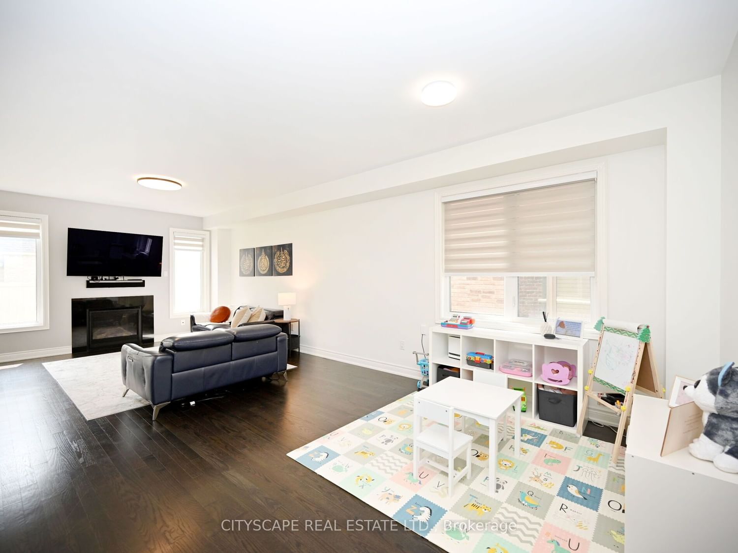 Listing Image 7