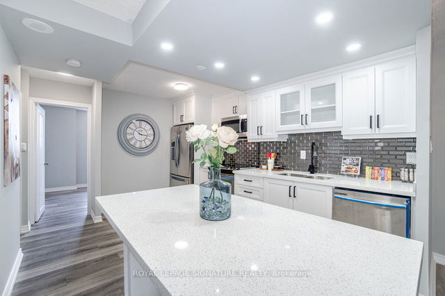 507 - 820 Burnhamthorpe Road