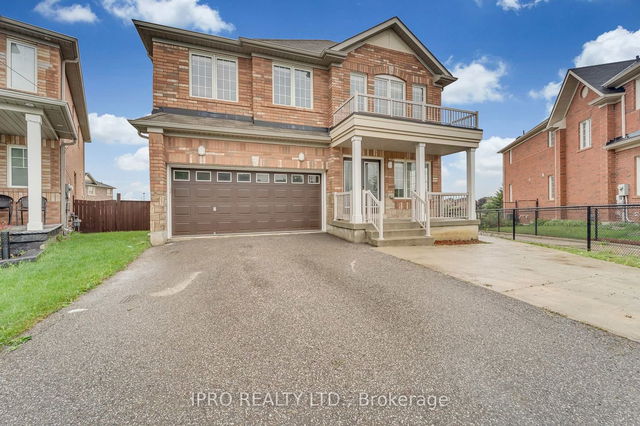 10 Lillian Crescent
