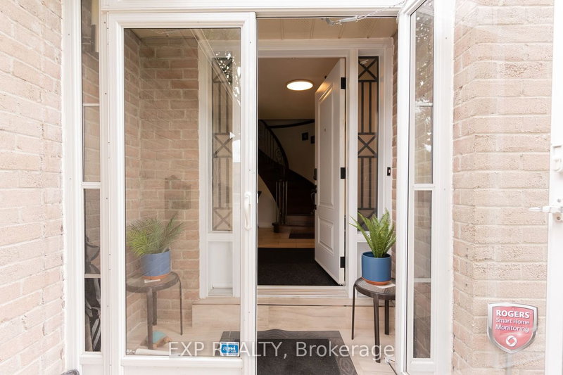 6326 Millers Grve, Mississauga, L5N 3H7 | Image 2