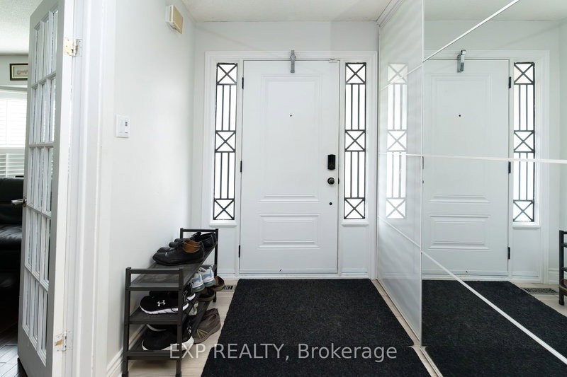 6326 Millers Grve, Mississauga, L5N 3H7 | Image 3