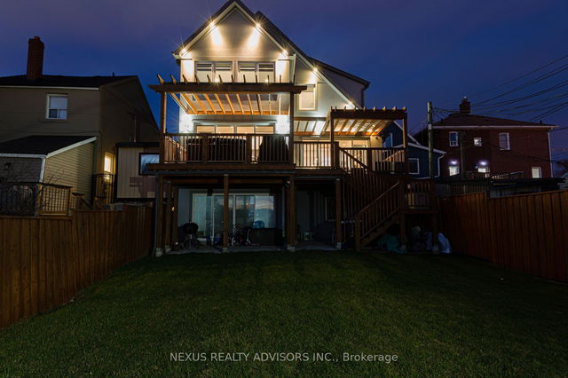 372 Silverthorn Avenue