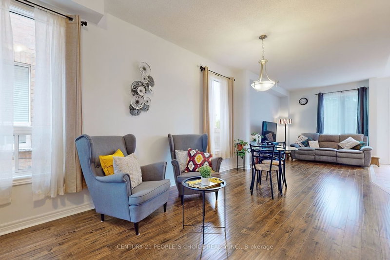 920 Ledbury Cres, Mississauga, L5V 2P8 | Image 2