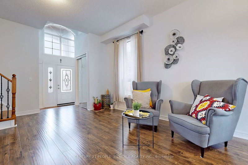 920 Ledbury Cres, Mississauga, L5V 2P8 | Image 3