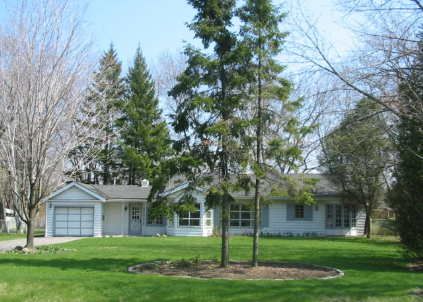 2014 Lakeshore Rd W, Oakville, L6L1G7 | Image 2